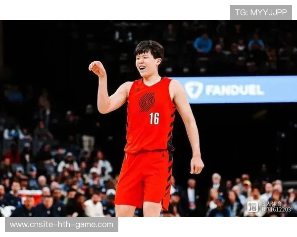 杨瀚森训练秀扣篮与弹地三分,杨瀚婷简历